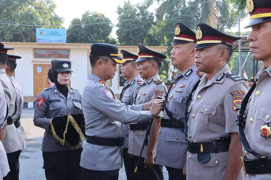 Polres Lombok Timur Rotasi Sejumlah Pejabat Utama dan Kapolsek