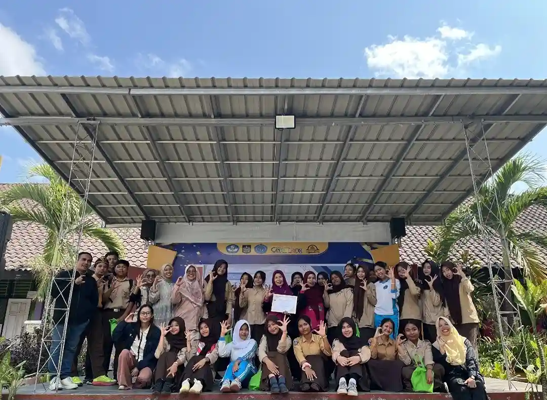 Cegah TPPO di Era Digital, Dosen FHISIP Unram Edukasi Pelajar SMKN 1 Gerung